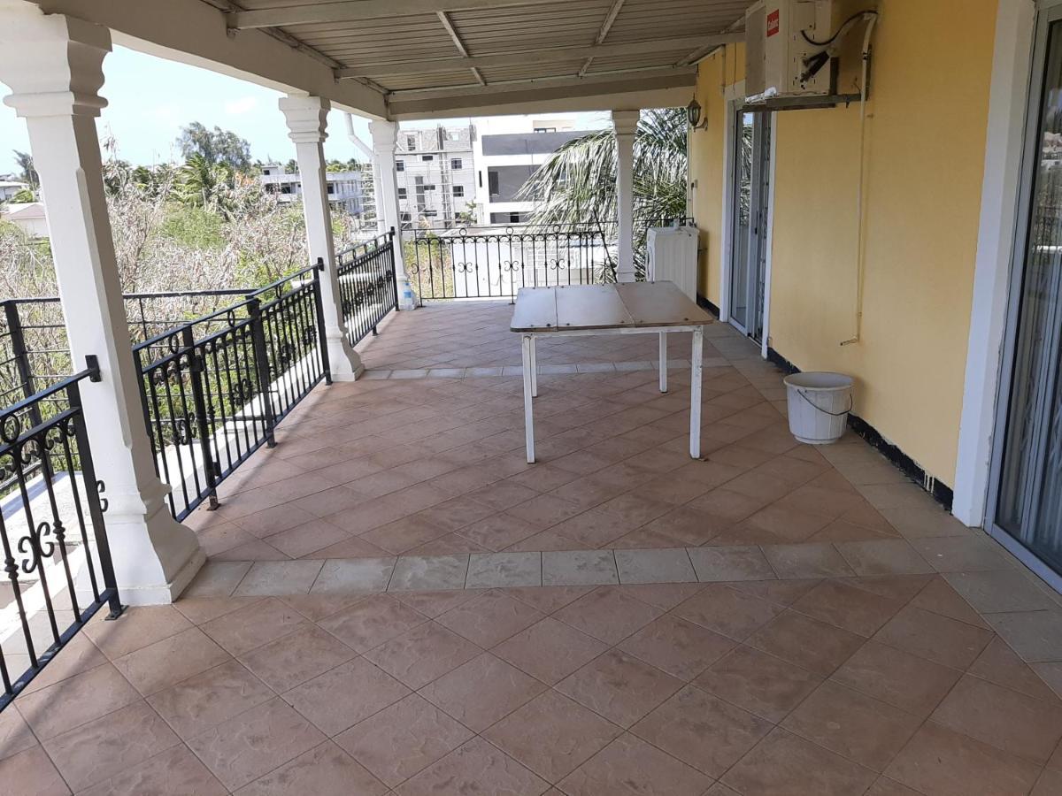 Dino 2 Apartment Trou aux Biches Exterior photo